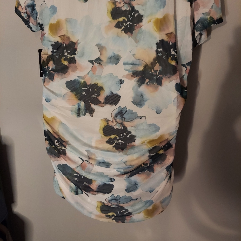 Torrid Stretch Mesh Crew Neck Ruched Top - Picture 7 of 11